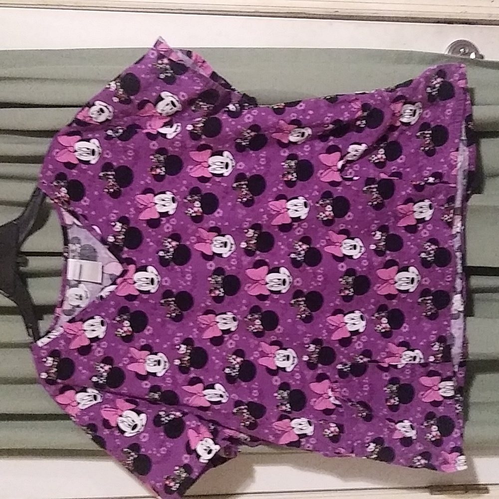 EUC Disney Minnie Mouse 2XL Scrub Top!   E2